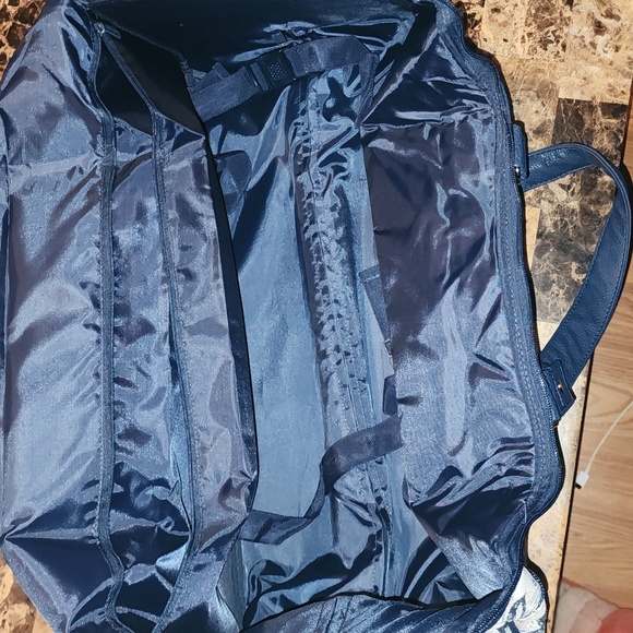 Thirty-one Wheels Up Rolling Bag/luggage - Picture 5 of 6